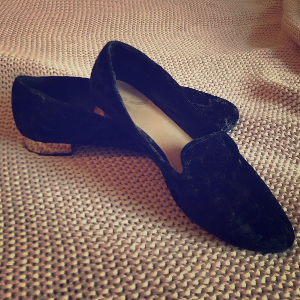 Black velvet shows with gold heels